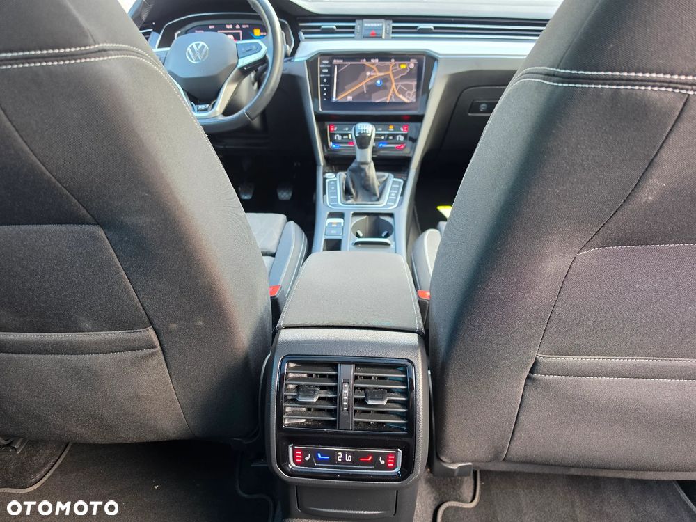 Volkswagen Passat - 18