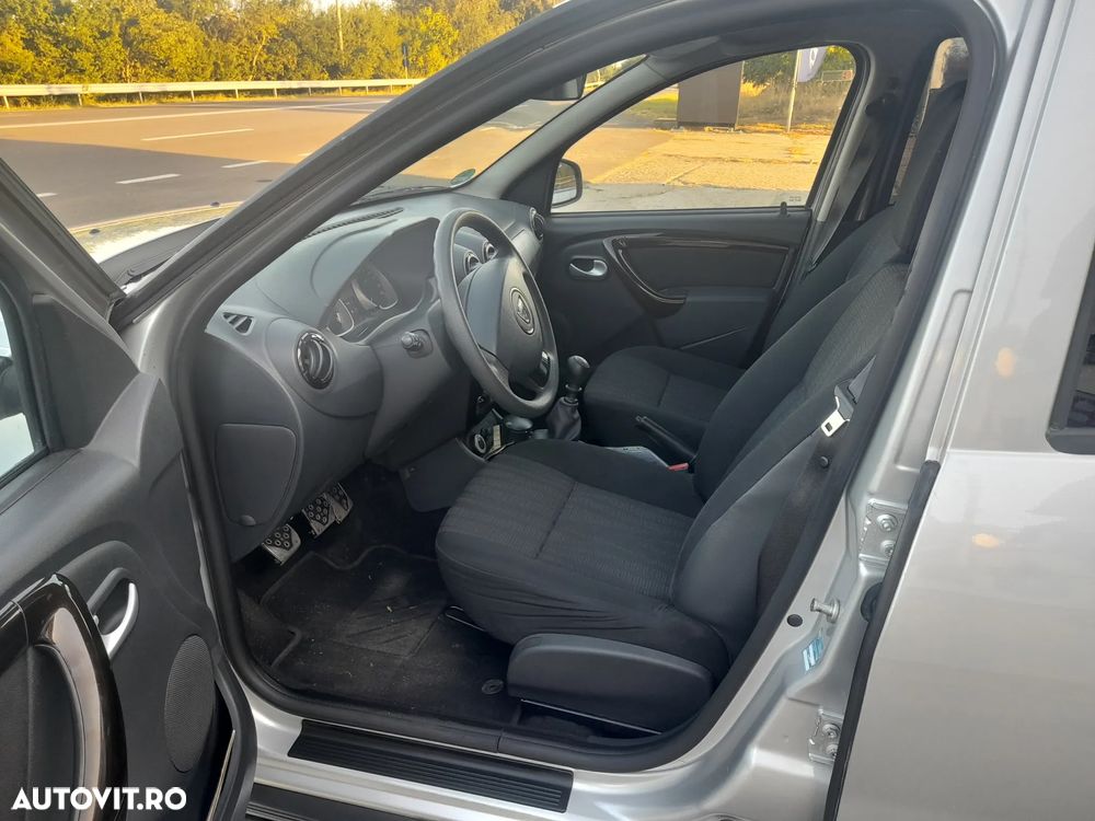 Dacia Duster 1.6 4x4 Prestige - 5