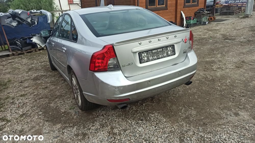 Volvo S40 lift 09-  2.0 D  D5204T   silnik skrzynia TF-80SC P31259454   lakier 426-26   maska zderzak reflektor xenon drzwi błotnik klapa - 6