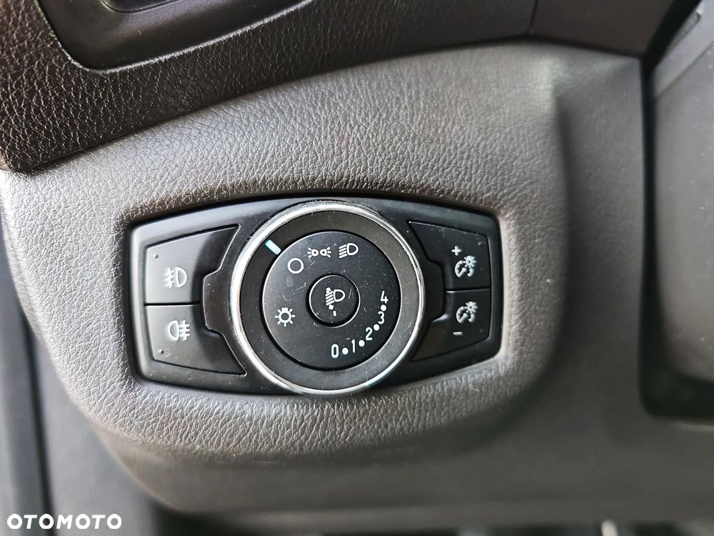 Ford Tourneo Connect 1.5 TDCi Start-Stop Titanium - 20