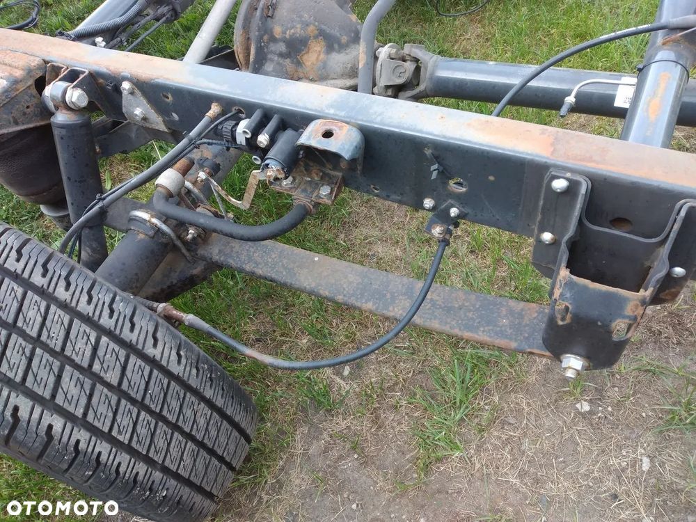 Iveco 3,0 CNG F1CE0441A osprzęt silnika 2013r, kabina szkielet ,  wał napędowy pół resory poduszki , koła z ładnymi oponami , sterowniki silnika i inne części - 18