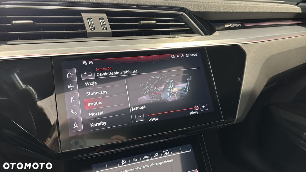 Audi Q8 e-tron - 28