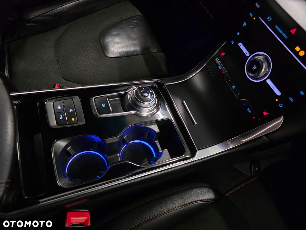 Ford Edge 2.0 EcoBlue Twin-Turbo 4WD ST-Line - 19