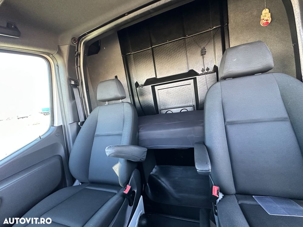Mercedes-Benz Sprinter - 10