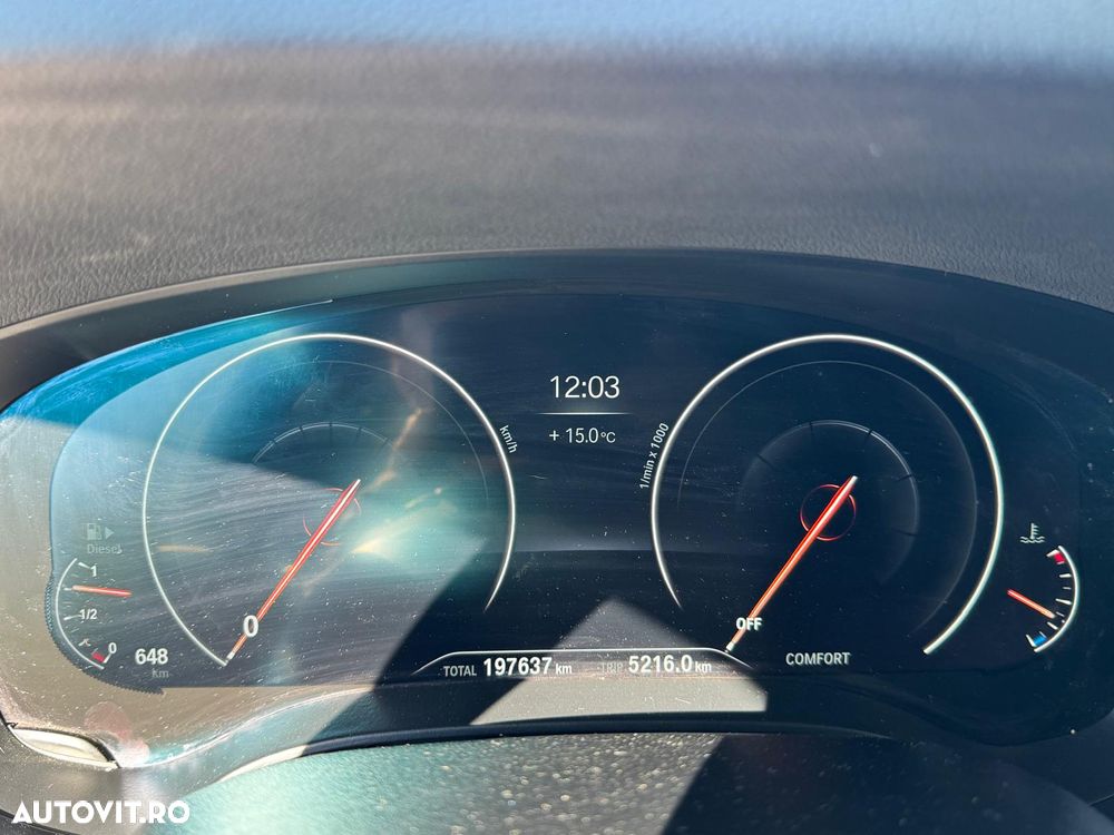 BMW Seria 5 530d xDrive AT - 9