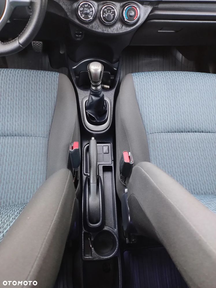 Toyota Yaris 1.33 VVT-i Life - 30
