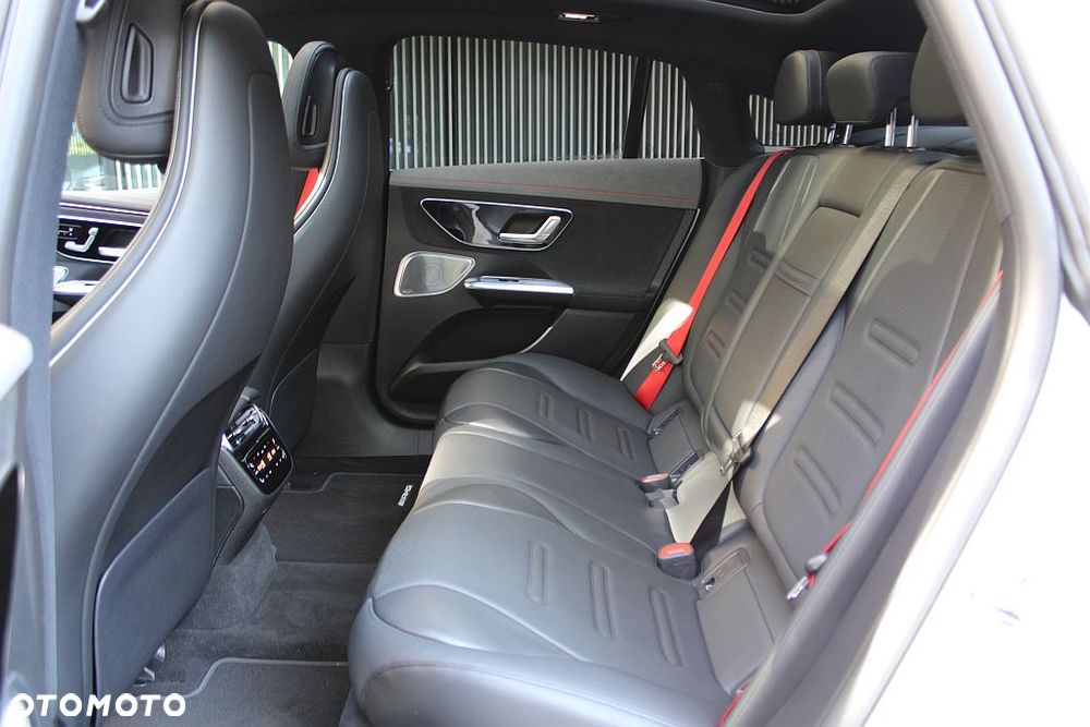 Mercedes-Benz EQE AMG 43 90.5kWh 4-Matic+ - 11