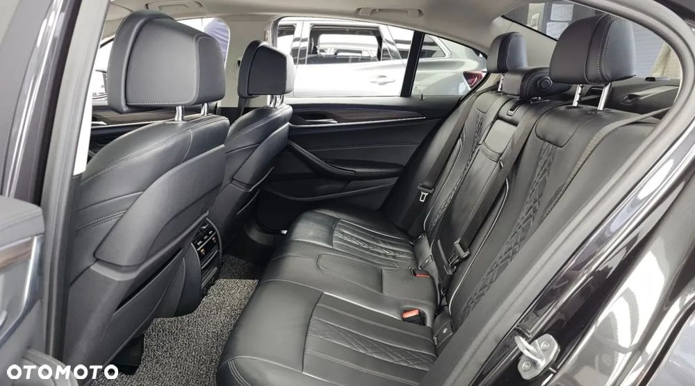 BMW Seria 5 530i M Sport Edition - 14
