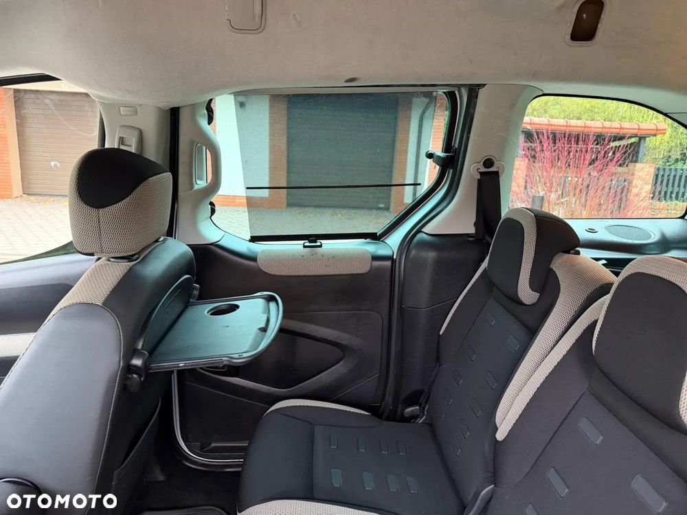 Citroën Berlingo Multispace HDi 115 FAP XTR - 24