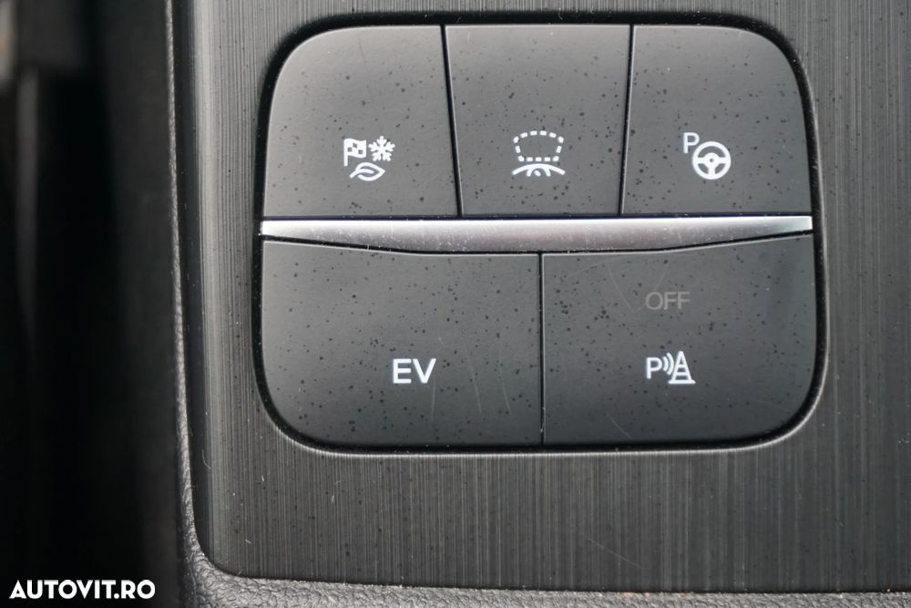 Ford Kuga 2.5 Duratec PHEV ST Line X - 28