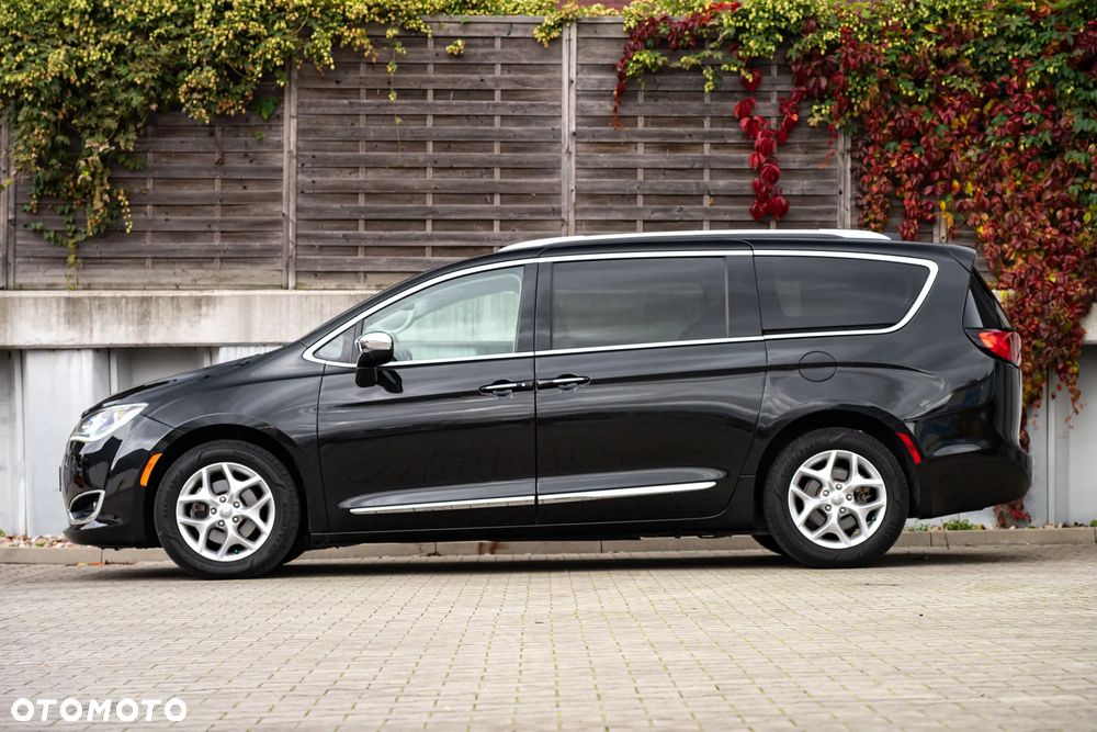 Chrysler Pacifica - 7