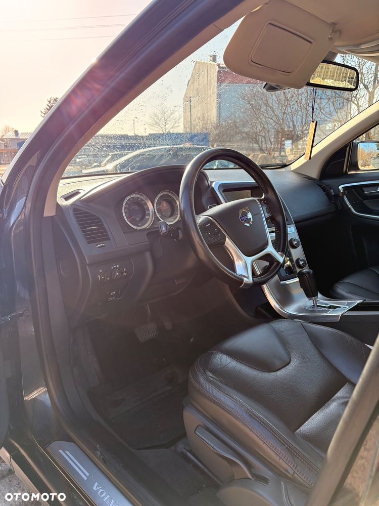 Volvo XC 60 D5 AWD Momentum - 9