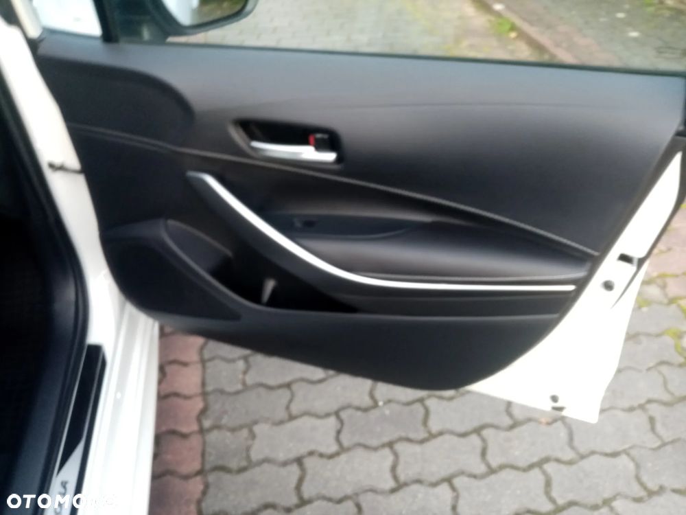 Toyota Corolla 1.8 Hybrid Style - 16
