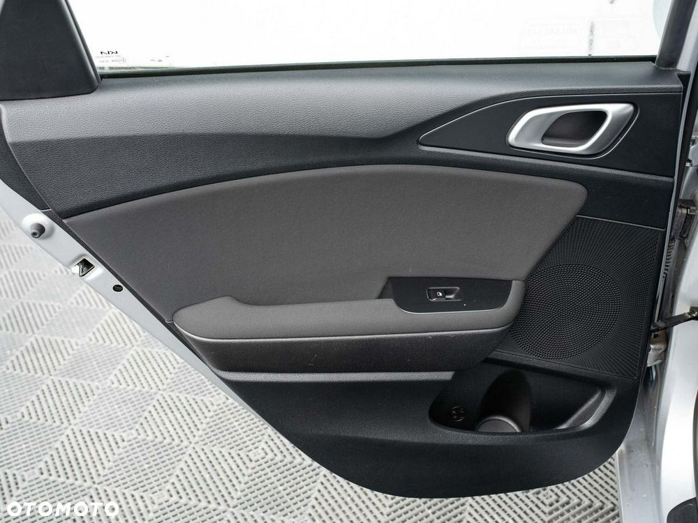 Kia Ceed 1.5 T-GDI M - 19