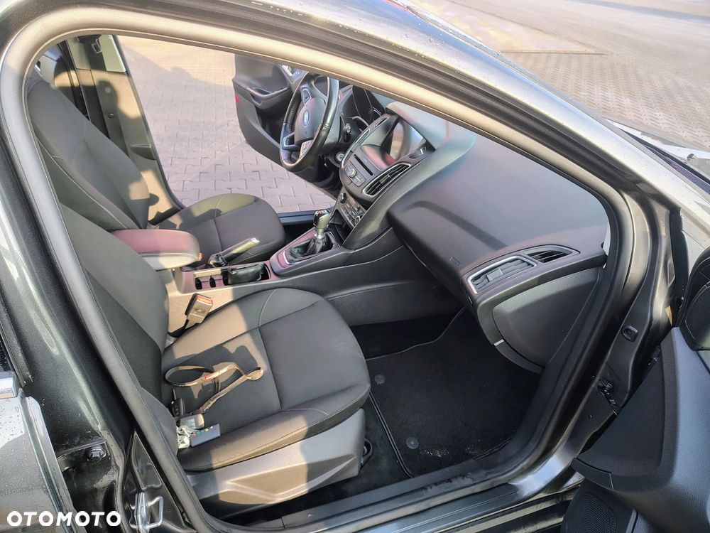 Ford Focus 1.5 EcoBlue Start-Stopp-System TITANIUM STYLE - 17