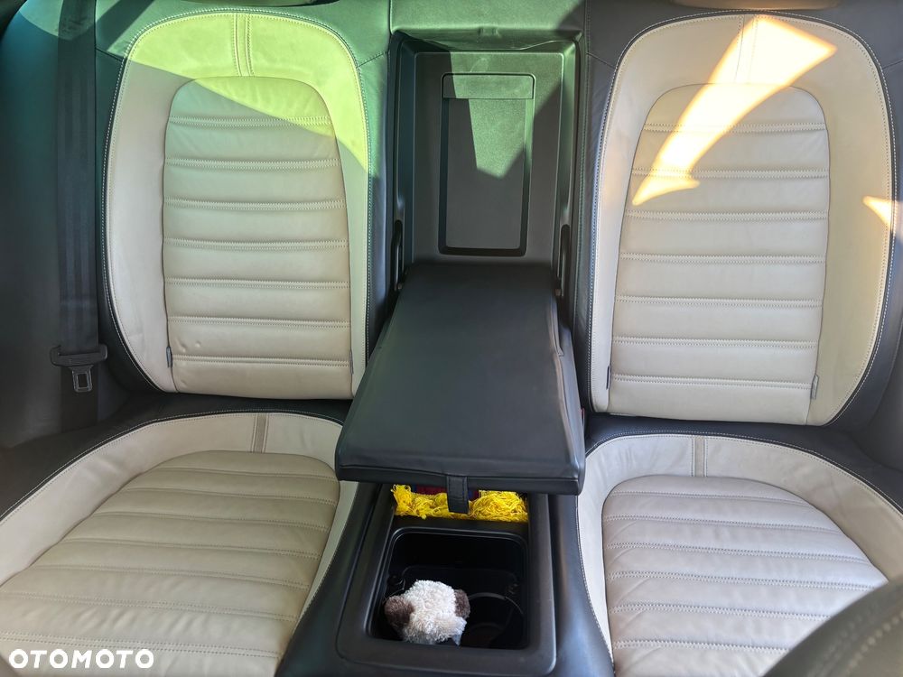 Volkswagen Passat CC - 25