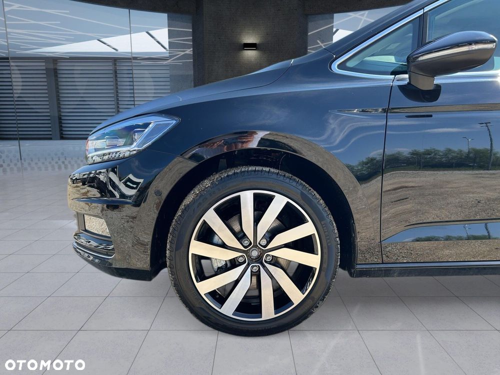 Volkswagen Touran - 34