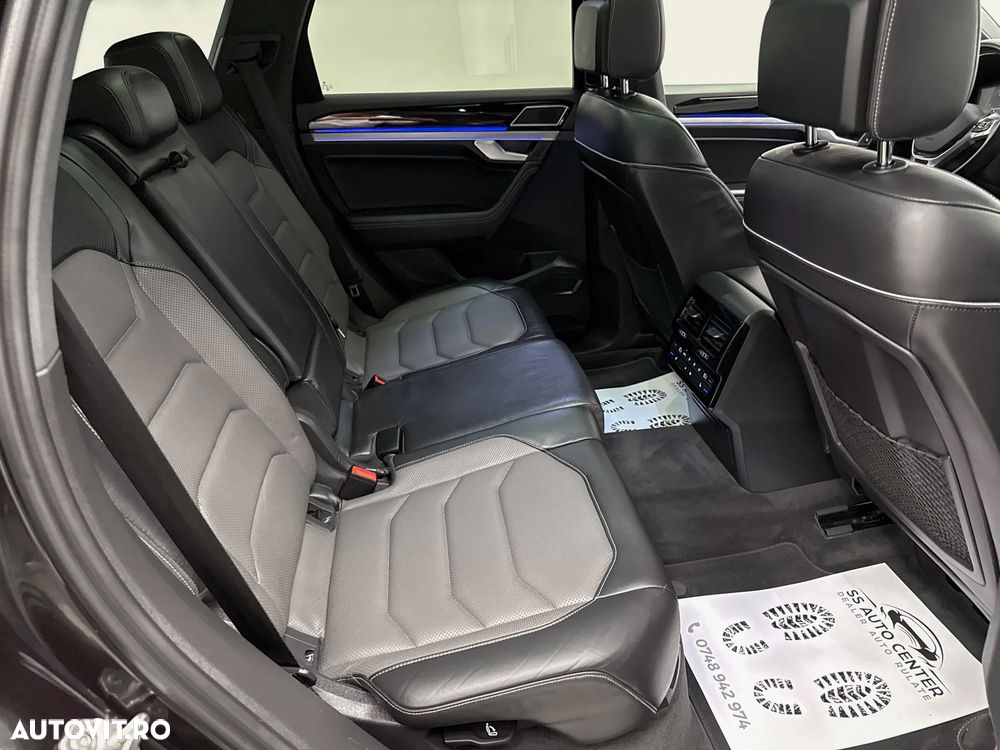 Volkswagen Touareg 3.0 V6 TDI SCR 4Motion Automatik R-Line - 9