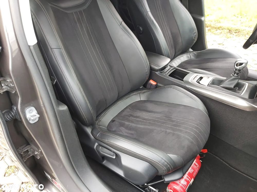 Peugeot 308 1.6 e-HDi Allure S&S - 16