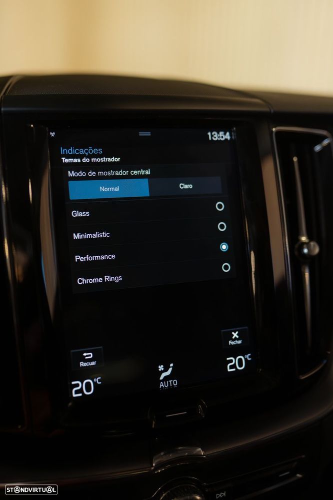 Volvo XC 60 2.0 T8 PHEV Momentum AWD - 32