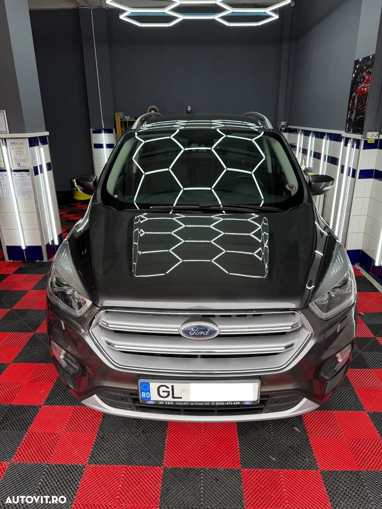 Ford Kuga 2.0 TDCi 4WD Powershift Titanium - 1