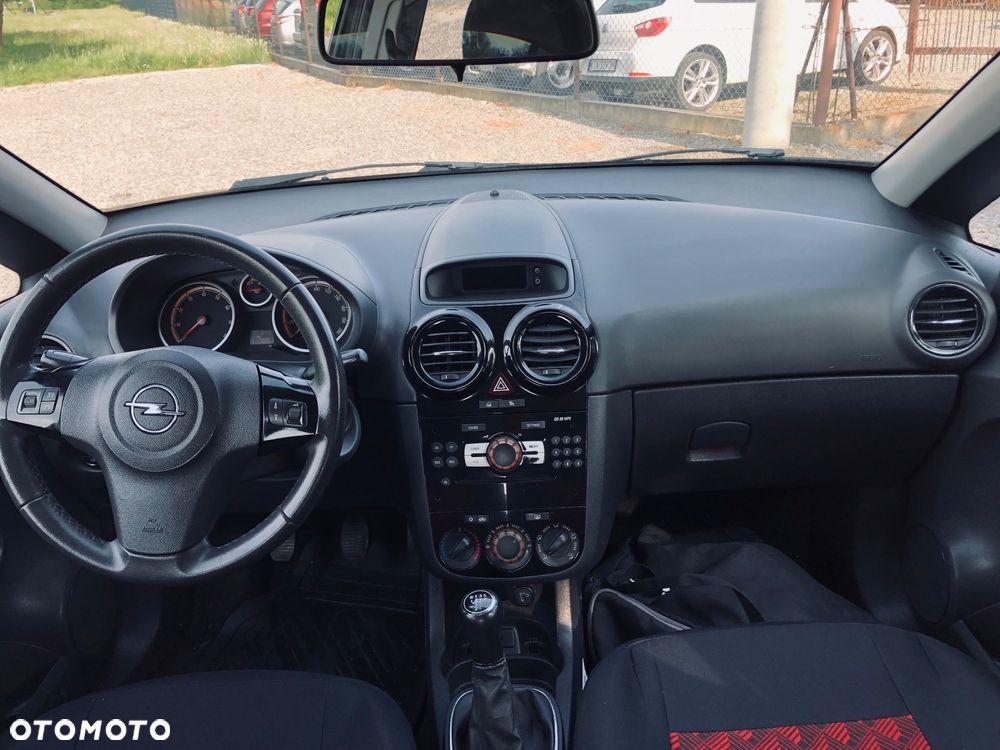 Opel Corsa 1.2 16V Cosmo - 8