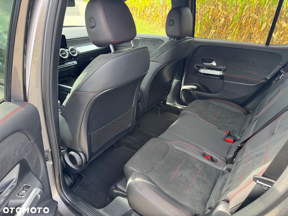 Mercedes-Benz GLB 200 d 4-Matic AMG Line 8G-DCT - 29