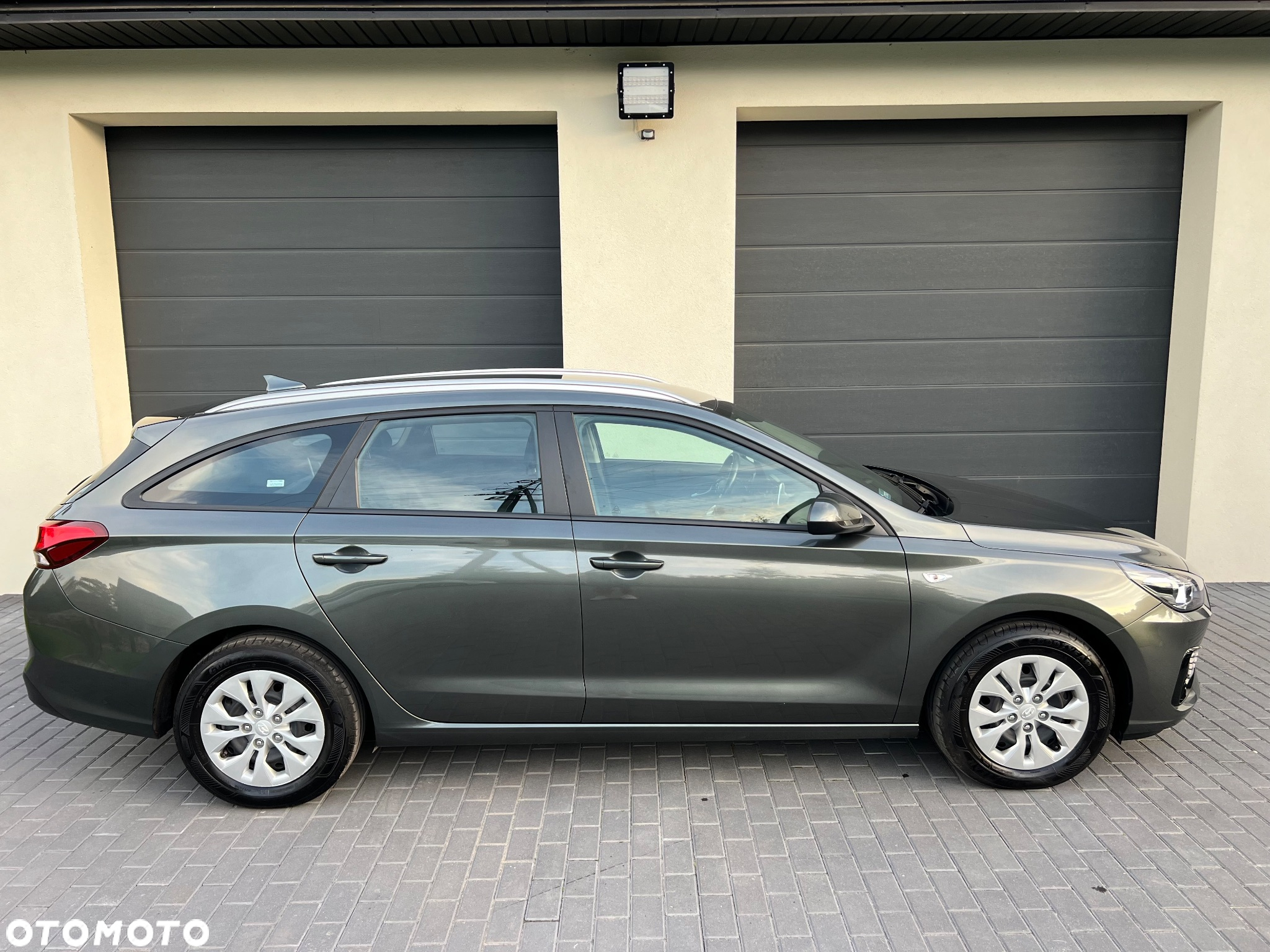 Hyundai i30 1.6 D Classic + - 8