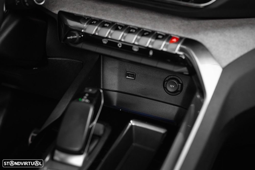 Peugeot 3008 1.6 Hybrid GT Pack e-EAT8 - 27