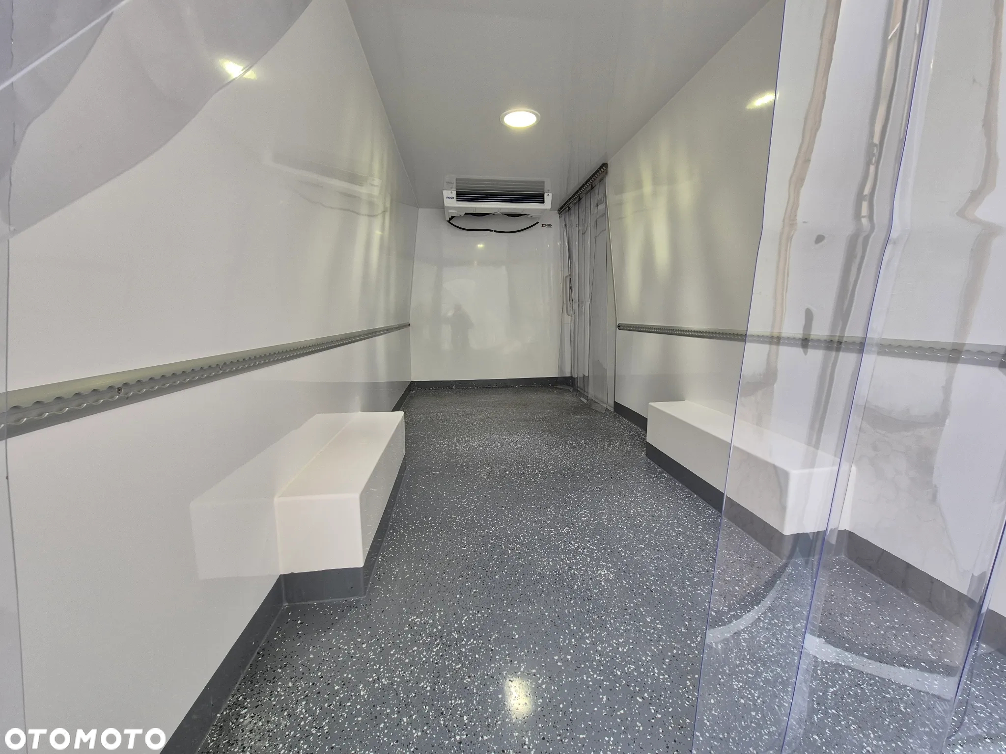 Mercedes-Benz Sprinter - 5