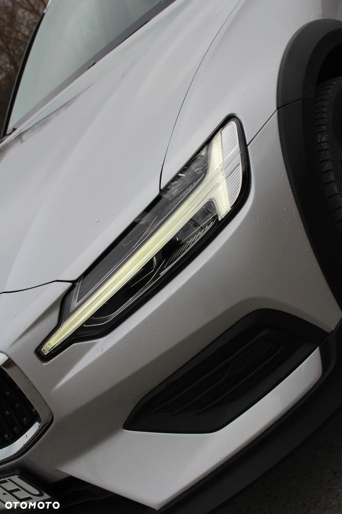 Volvo V60 Cross Country B4 D AWD Geartronic - 15