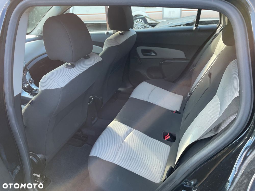 Chevrolet Cruze 1.7 LT - 9