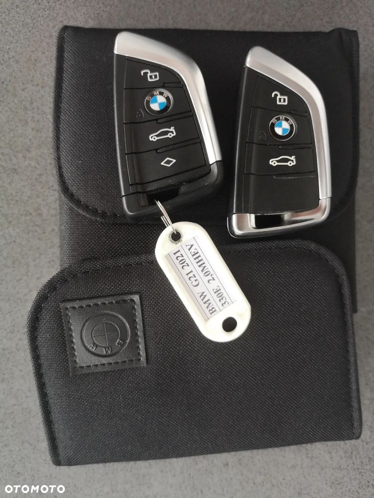 BMW Seria 3 330e PHEV sport - 7