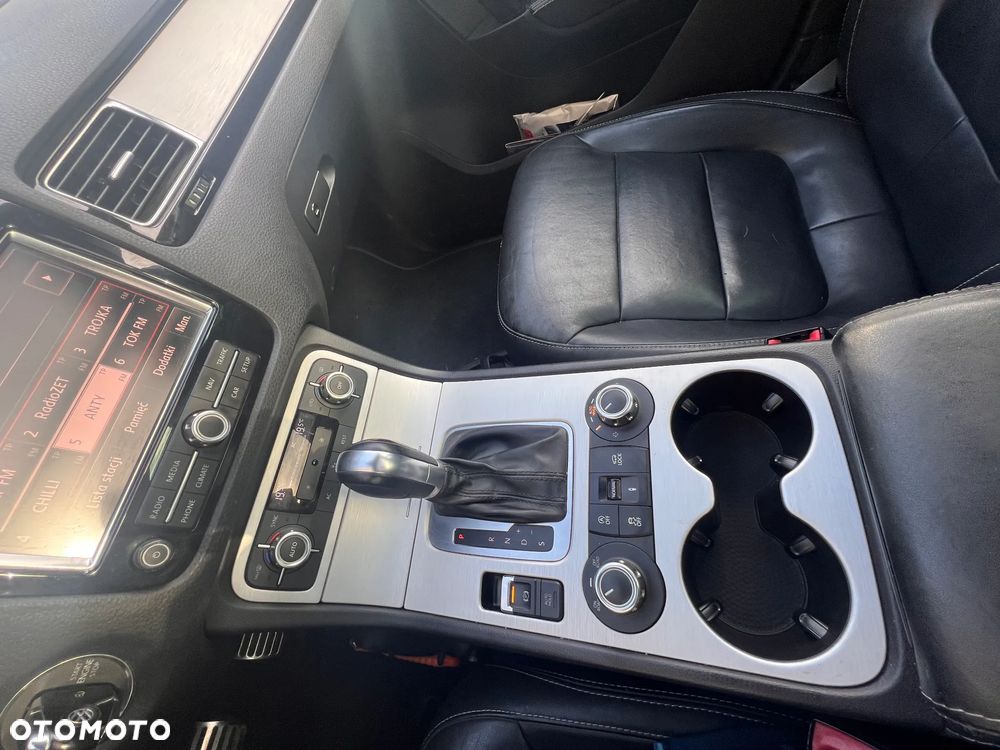 Volkswagen Touareg 3.0 V6 TDI 4XMot BMT - 10