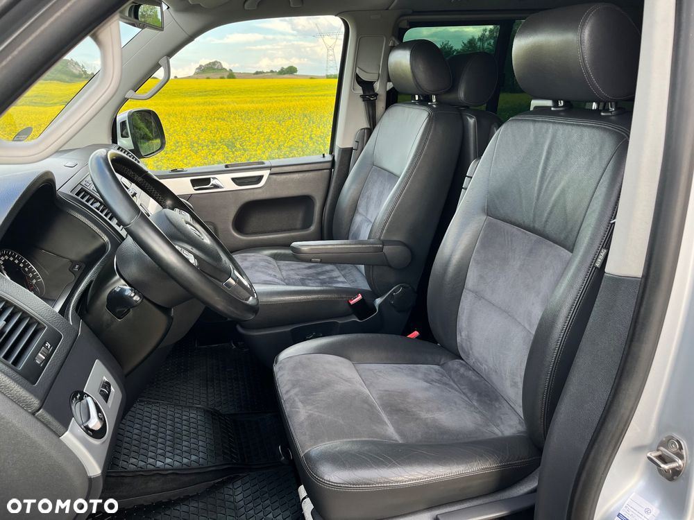 Volkswagen Multivan - 12