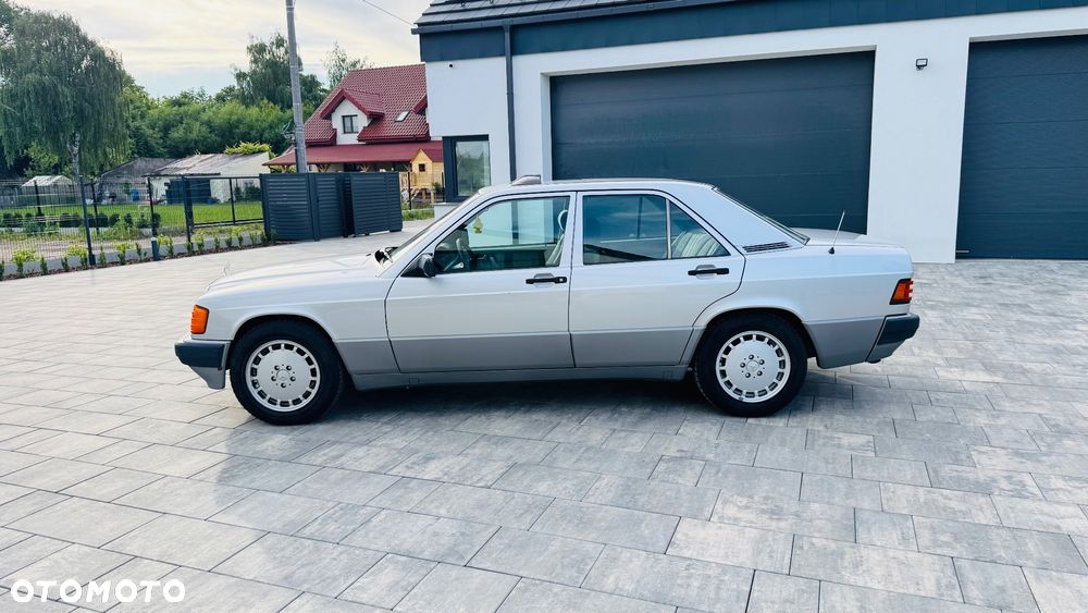Mercedes-Benz W201 (190) - 8