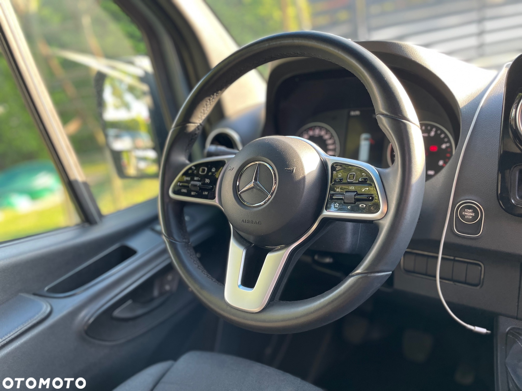 Mercedes-Benz Sprinter - 24