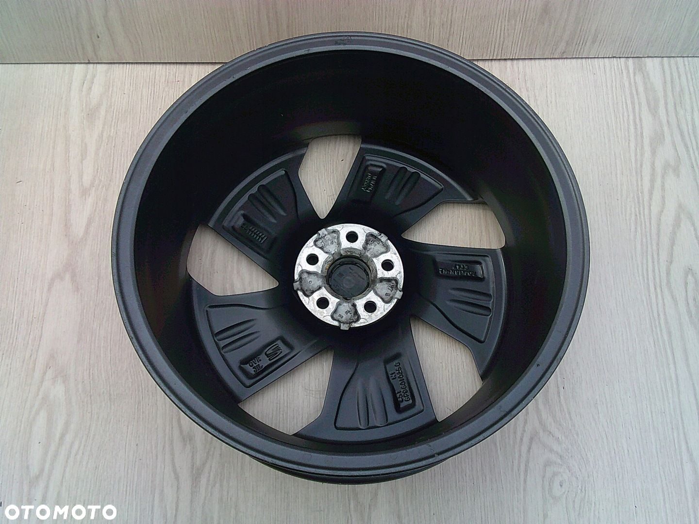 SEAT ARONA FELGA 8 x 18 ET47 6F9601025G - 5