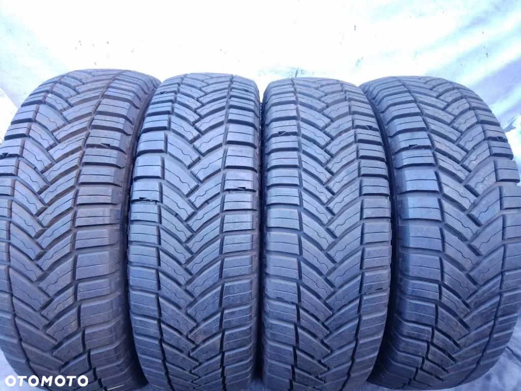 Michelin Agilis CrossClimate 205/65 R16C 107/105T 2024 - 1