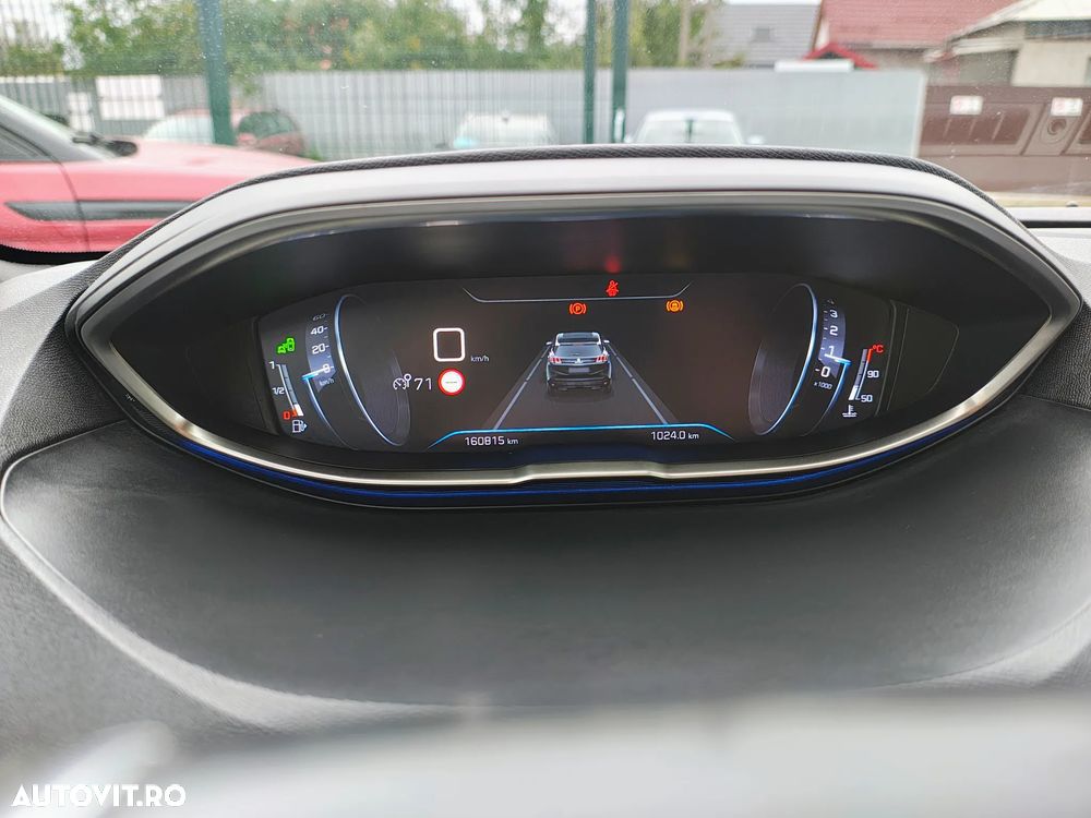 Peugeot 3008 1.2 PureTech Turbo S&S GT-Line - 24