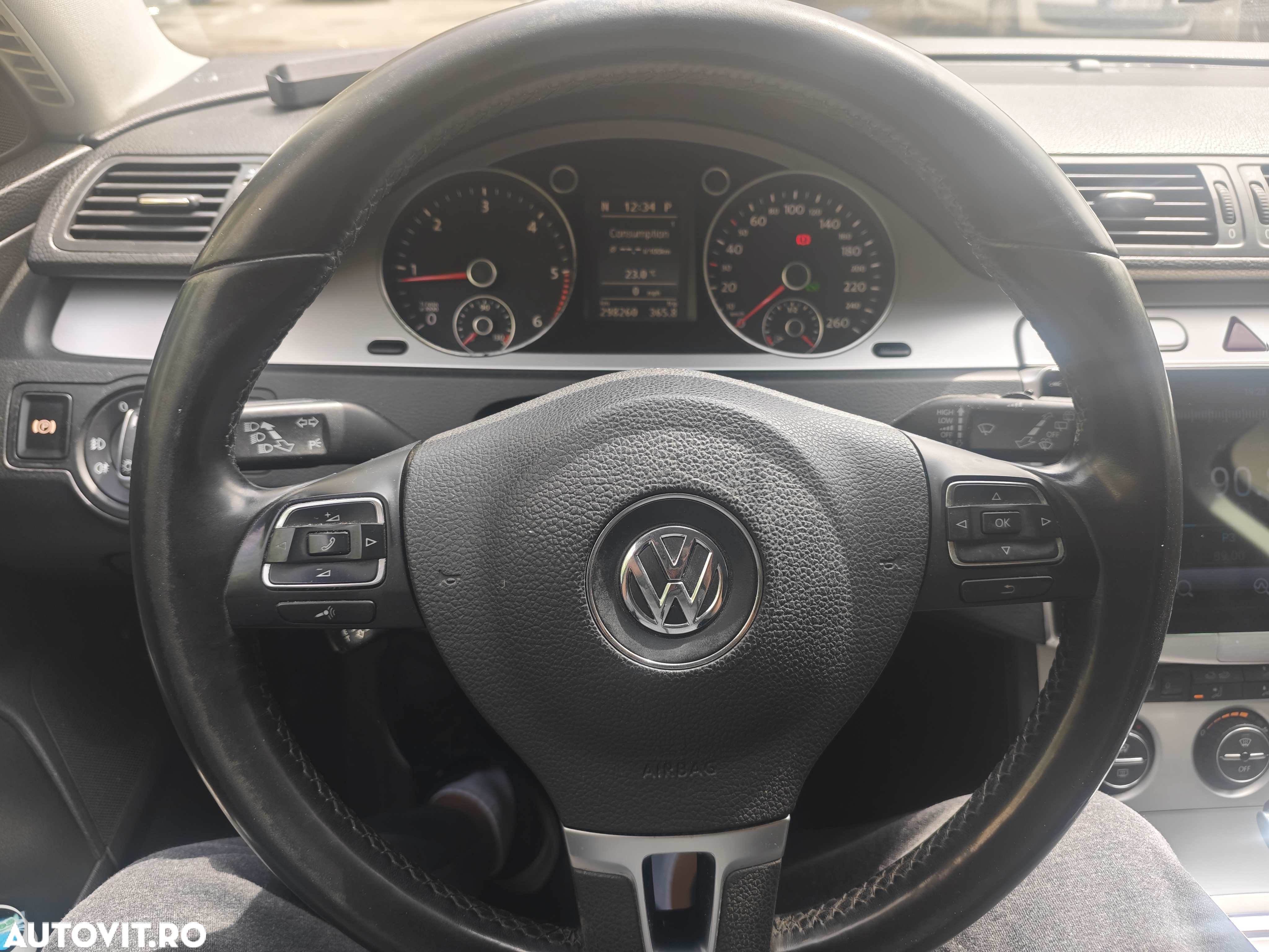 Volkswagen Passat Variant 2.0 TDI DPF DSG Highline - 20