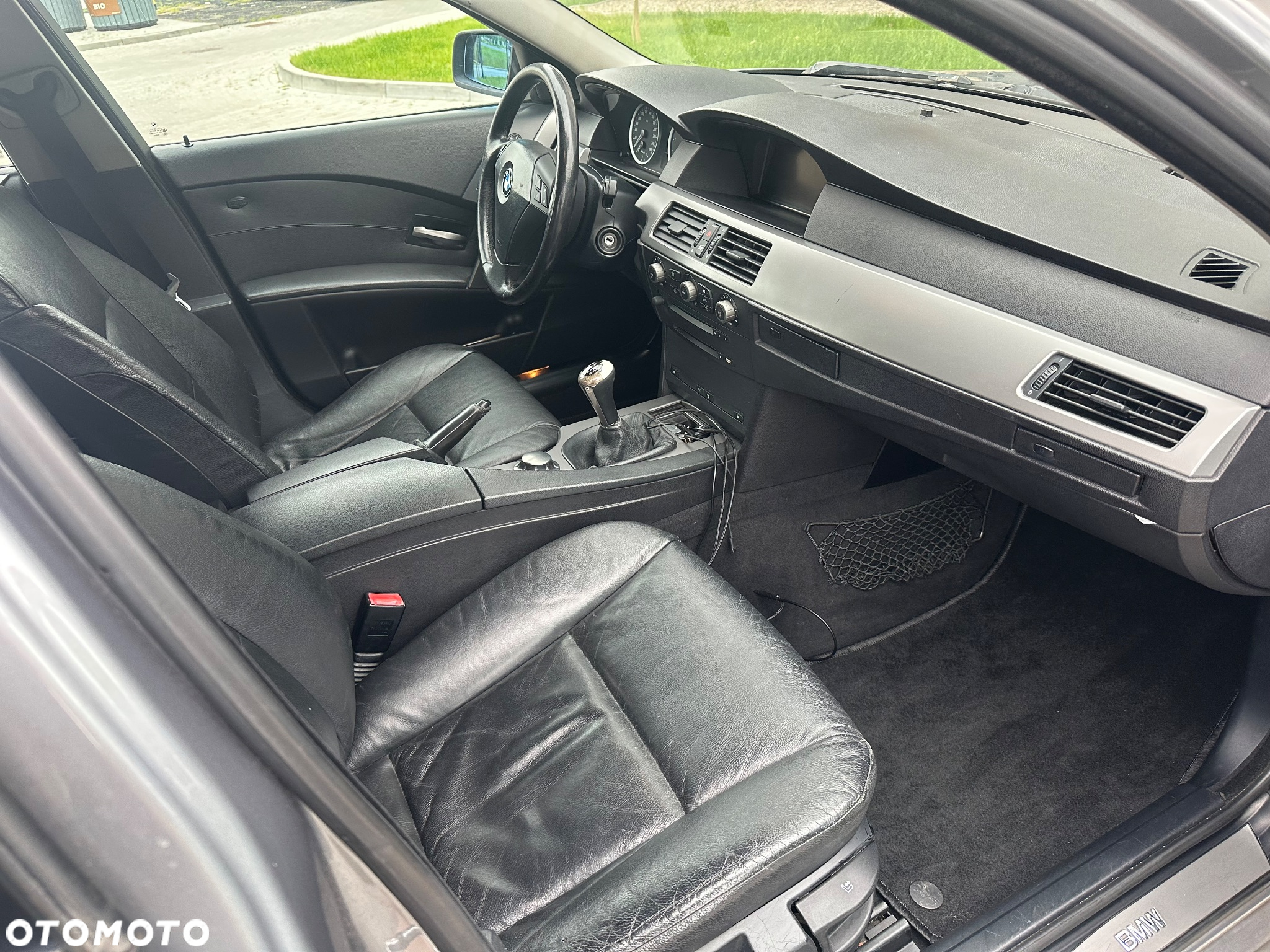 BMW Seria 5 525d Touring - 14