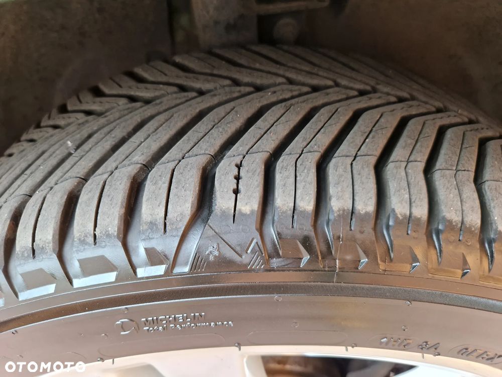 Mercedes-Benz Klasa A 200 7G-DCT - 25