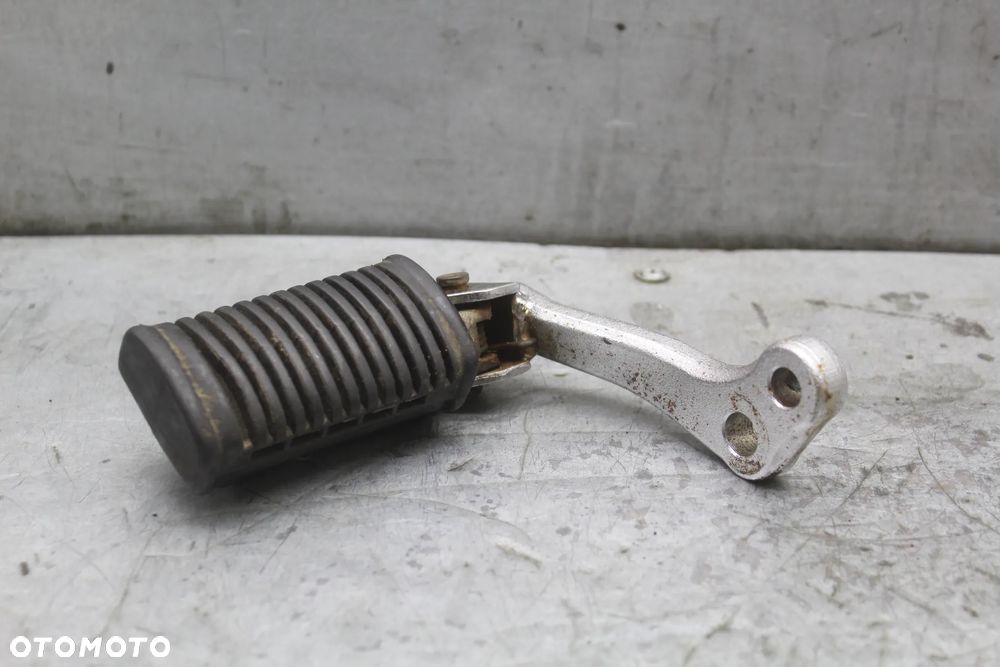 Suzuki GN 125 Set podnóżek kierowcy - 2