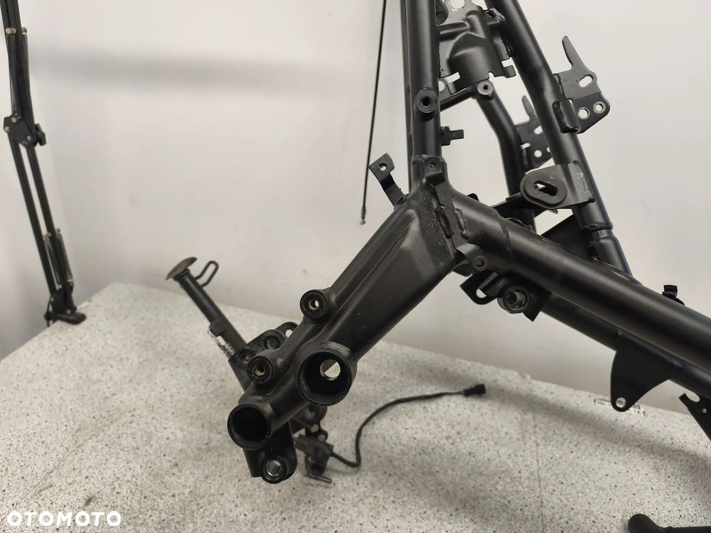 Rama z dokumentami Triumph Trident 660 2022 - 12