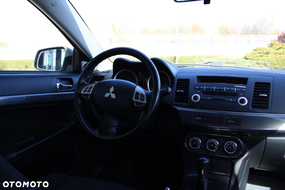 Mitsubishi Lancer 1.8 Invite - 15