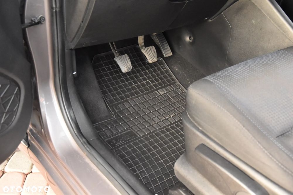 Hyundai ix20 1.4 blue YES Silver - 29