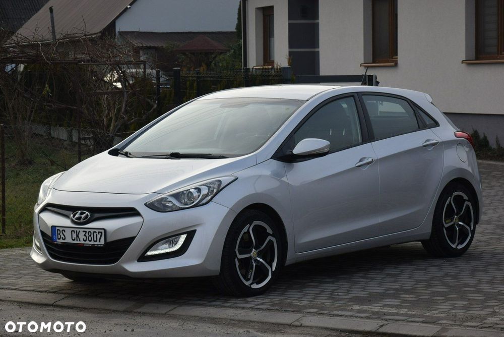 Hyundai i30 1.6 CRDi Fifa World Cup Edition - 3
