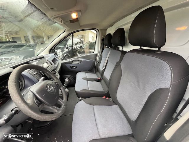 Opel VIVARO COM AC - 8