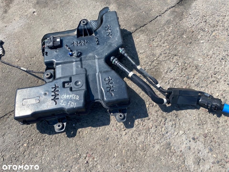 VW Crafter II MAN 2,0 zbiornik ADBLUE 2n0131877K - 1